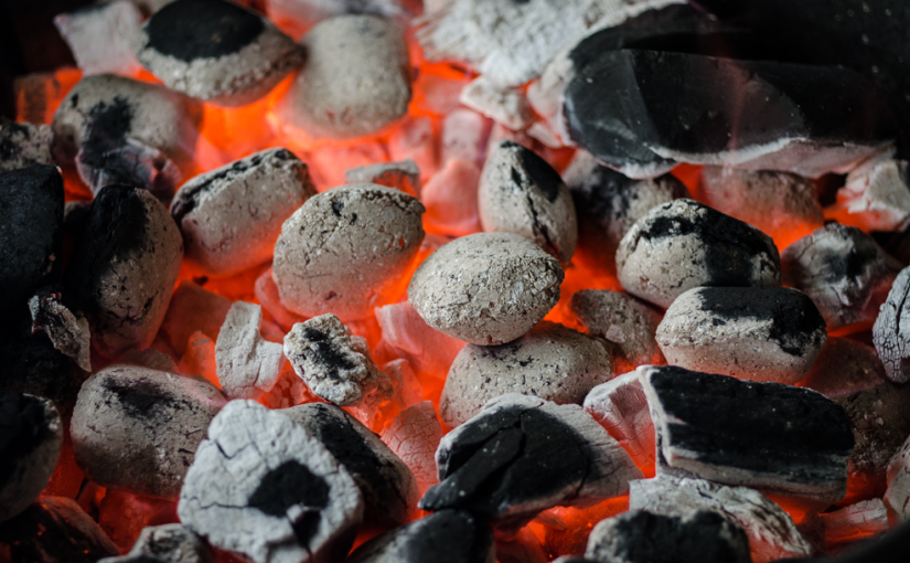 Carvão: aprenda como escolher e quanto comprar